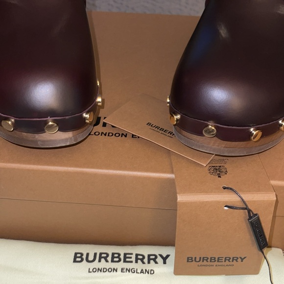 NWT Burberry Ophelia mules excellent condition size 39 dark burgundy color - Picture 3 of 8